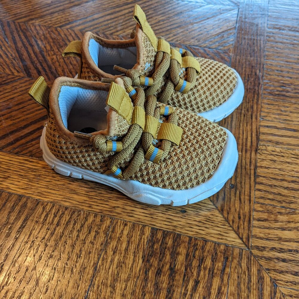 Toddler shoes